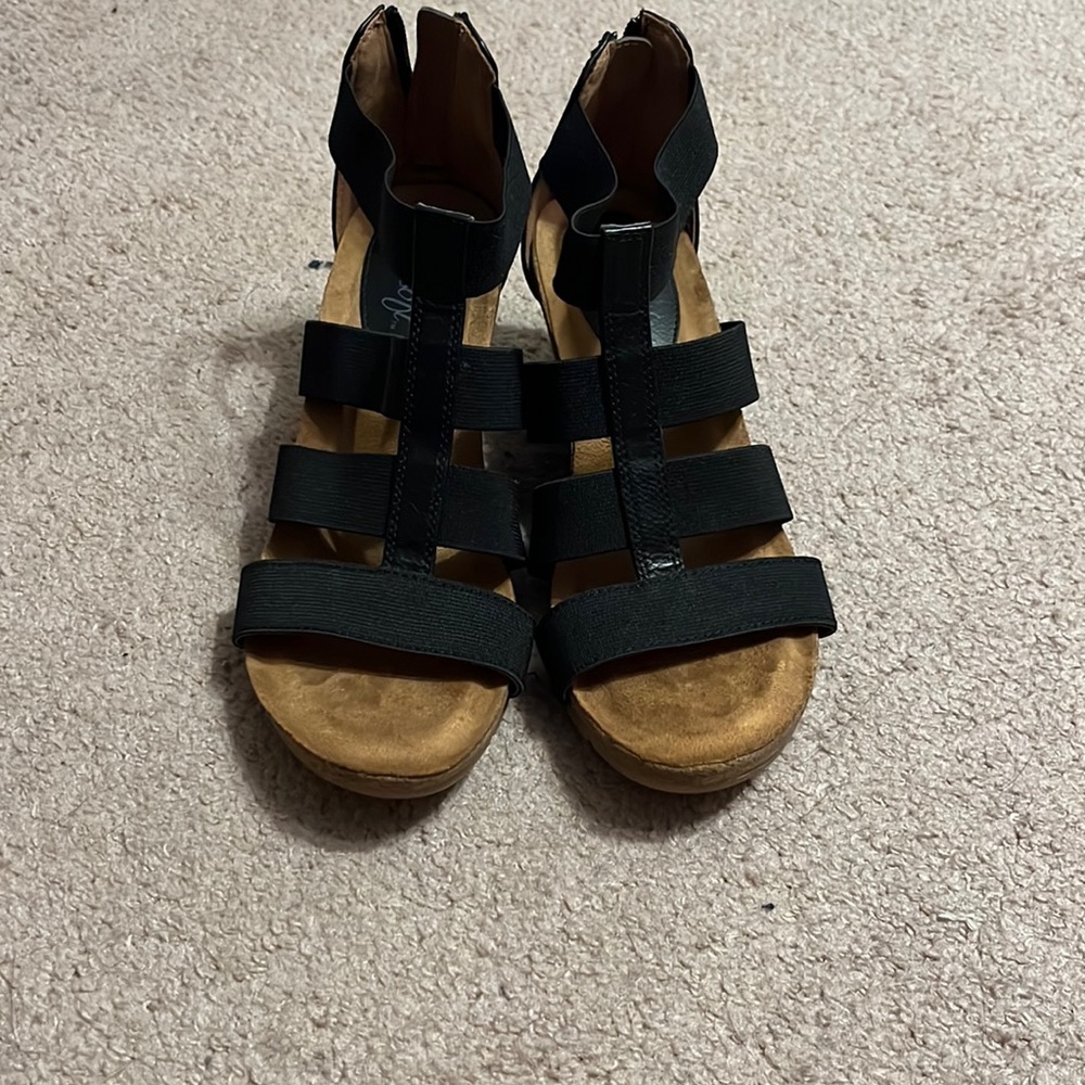 Black cute gladiator Sandals size 7